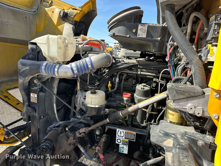 image for item EK0576 2020 Kenworth T680 semi truck