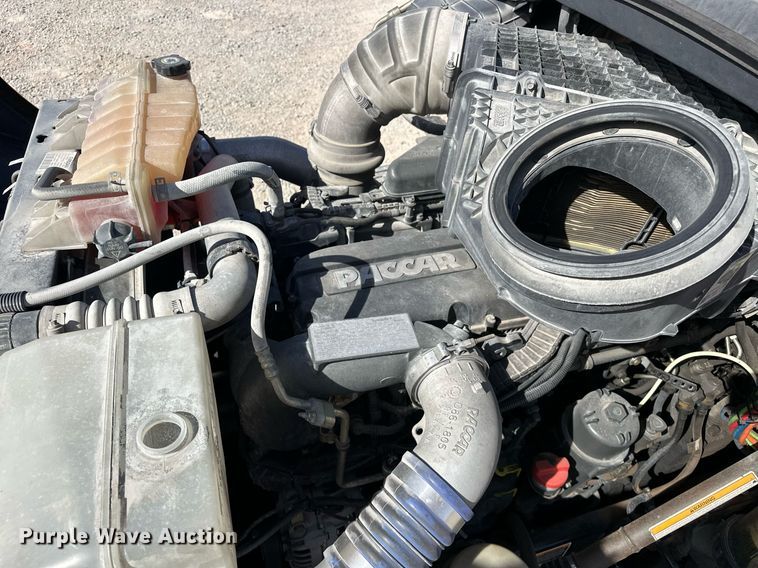 image for item EK0576 2020 Kenworth T680 semi truck