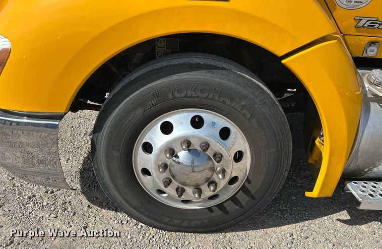 image for item EK0576 2020 Kenworth T680 semi truck