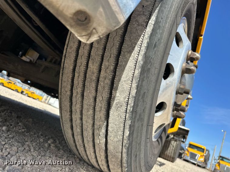 image for item EK0576 2020 Kenworth T680 semi truck