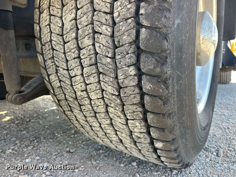 image for item EK0576 2020 Kenworth T680 semi truck