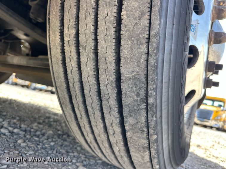 image for item EK0576 2020 Kenworth T680 semi truck