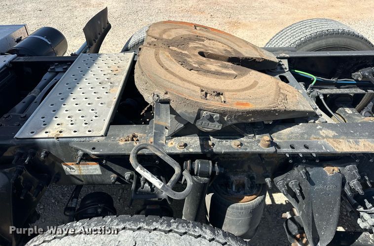 image for item EK0577 2021 Freightliner Cascadia 126 semi truck