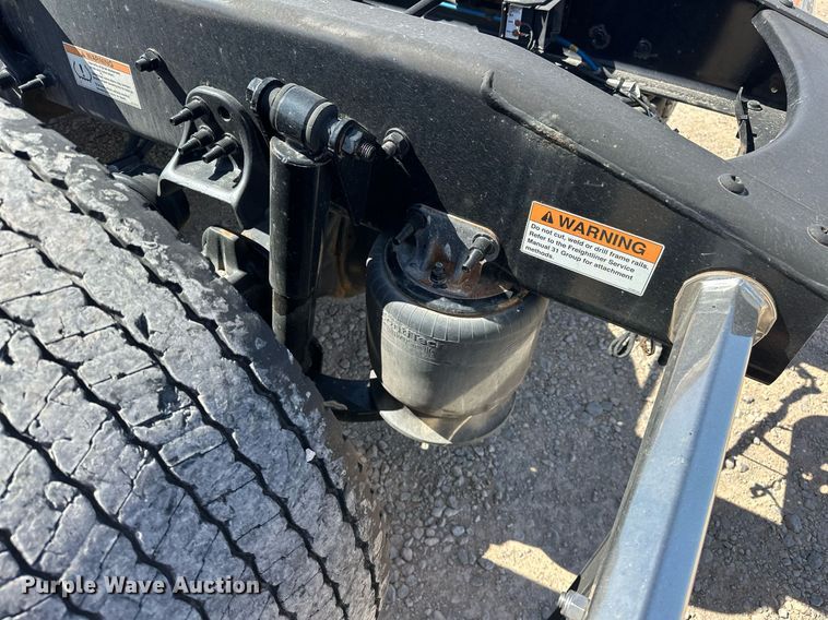 image for item EK0577 2021 Freightliner Cascadia 126 semi truck