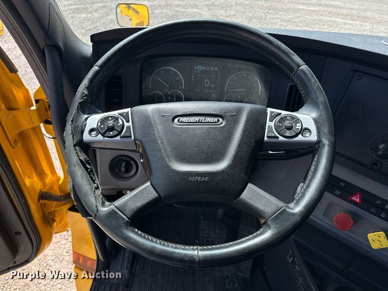 image for item EK0577 2021 Freightliner Cascadia 126 semi truck