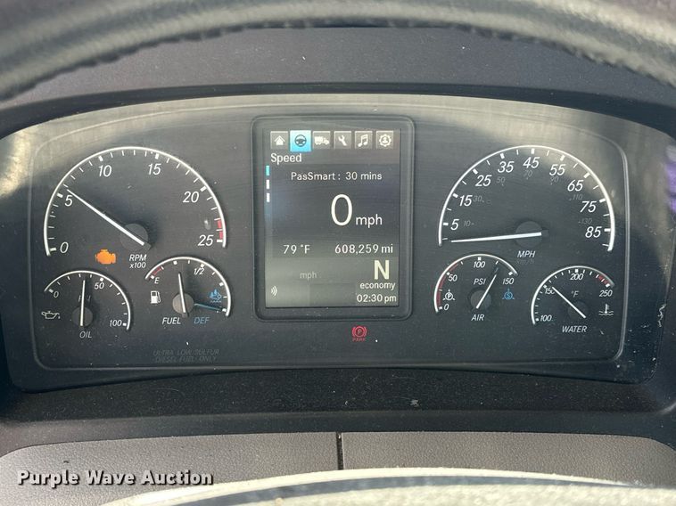 image for item EK0577 2021 Freightliner Cascadia 126 semi truck