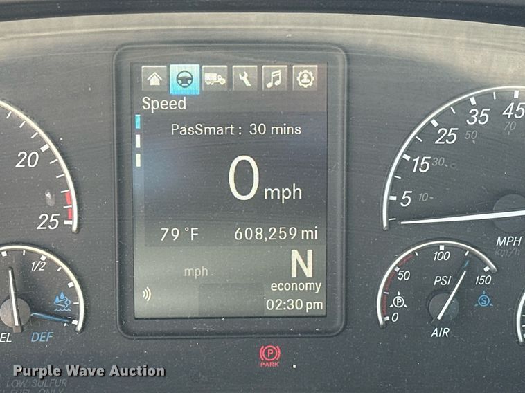 image for item EK0577 2021 Freightliner Cascadia 126 semi truck