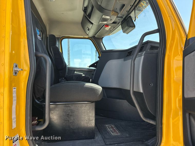 image for item EK0577 2021 Freightliner Cascadia 126 semi truck