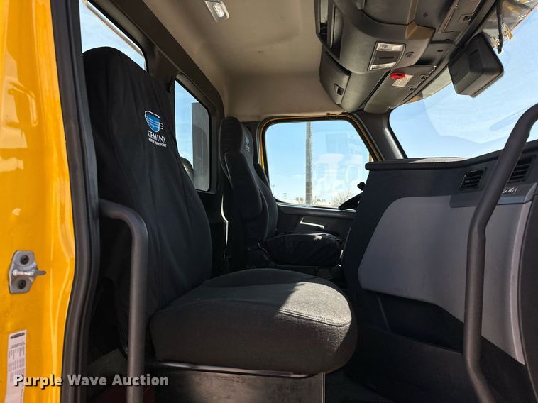 image for item EK0577 2021 Freightliner Cascadia 126 semi truck