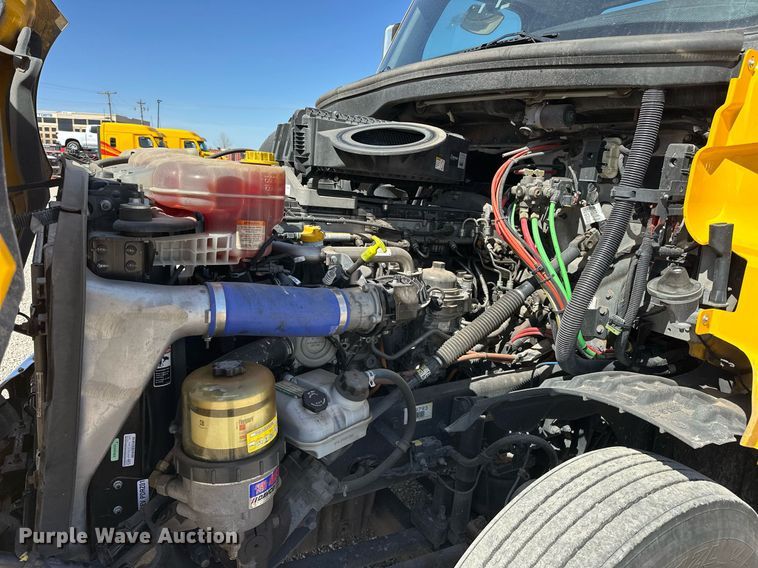 image for item EK0577 2021 Freightliner Cascadia 126 semi truck