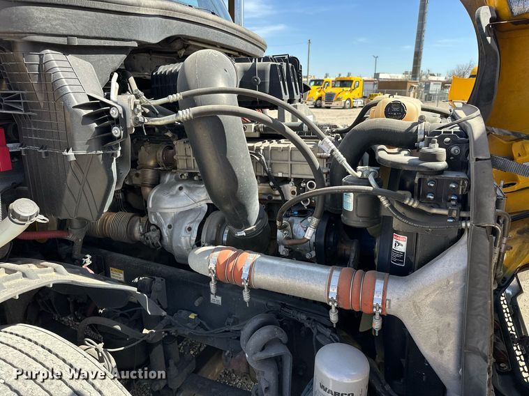 image for item EK0577 2021 Freightliner Cascadia 126 semi truck