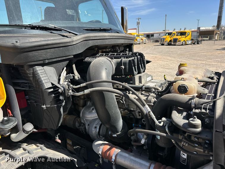 image for item EK0577 2021 Freightliner Cascadia 126 semi truck