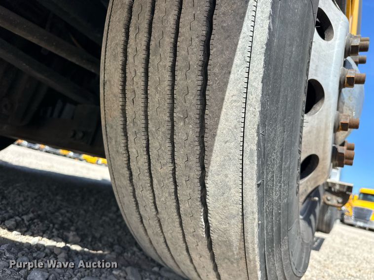 image for item EK0577 2021 Freightliner Cascadia 126 semi truck