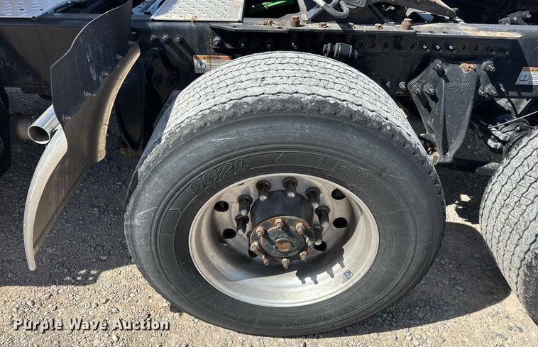 image for item EK0577 2021 Freightliner Cascadia 126 semi truck