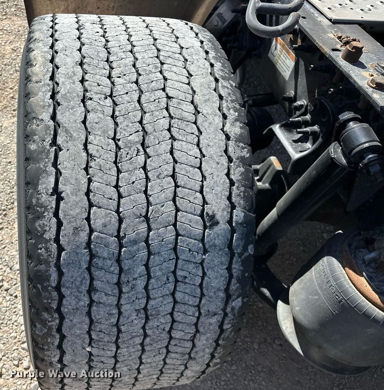 image for item EK0577 2021 Freightliner Cascadia 126 semi truck