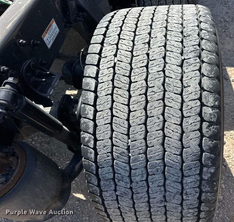 image for item EK0577 2021 Freightliner Cascadia 126 semi truck