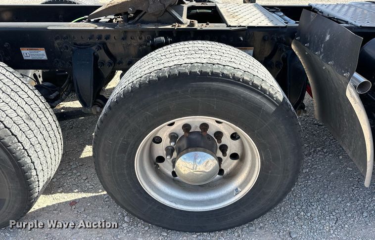 image for item EK0577 2021 Freightliner Cascadia 126 semi truck