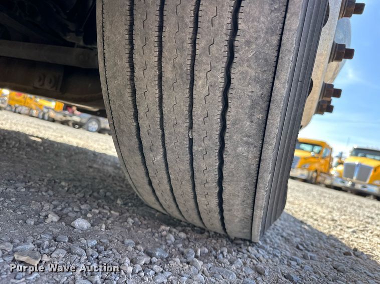 image for item EK0577 2021 Freightliner Cascadia 126 semi truck