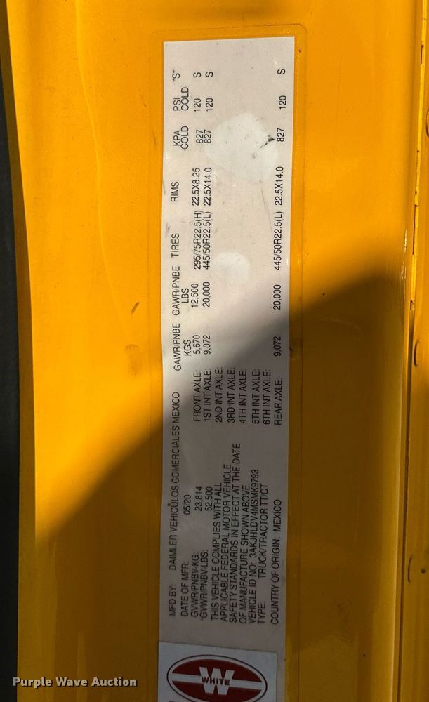 image for item EK0577 2021 Freightliner Cascadia 126 semi truck