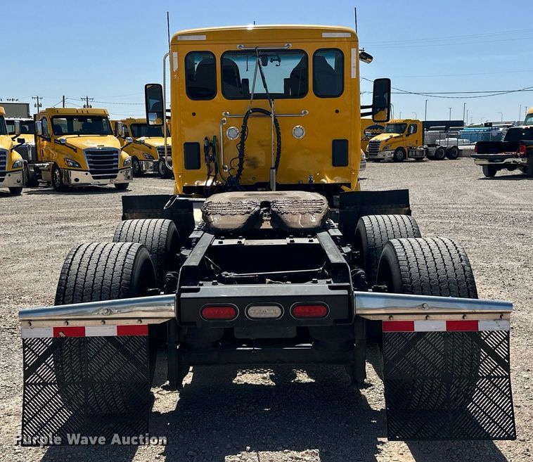 image for item EK0578 2022 Kenworth T680 semi truck