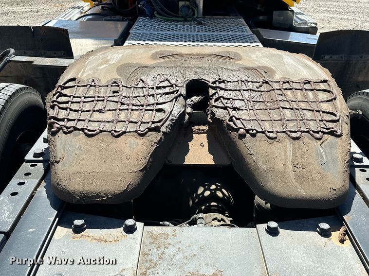 image for item EK0578 2022 Kenworth T680 semi truck