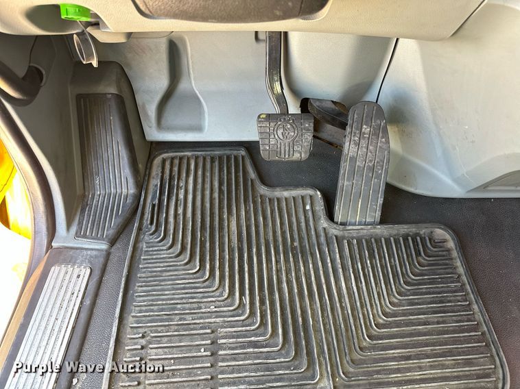 image for item EK0578 2022 Kenworth T680 semi truck