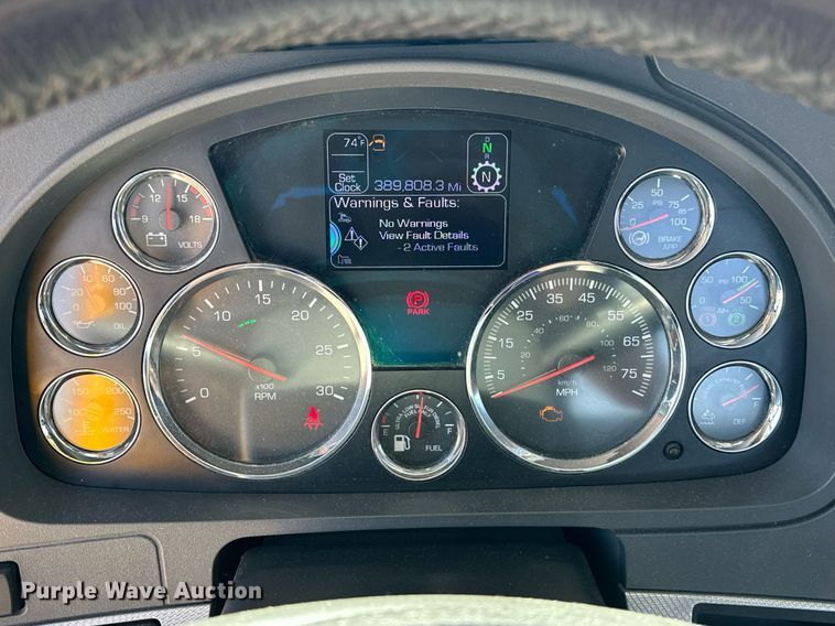 image for item EK0578 2022 Kenworth T680 semi truck