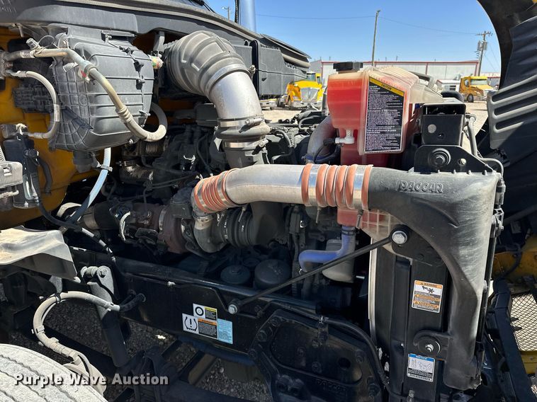 image for item EK0578 2022 Kenworth T680 semi truck