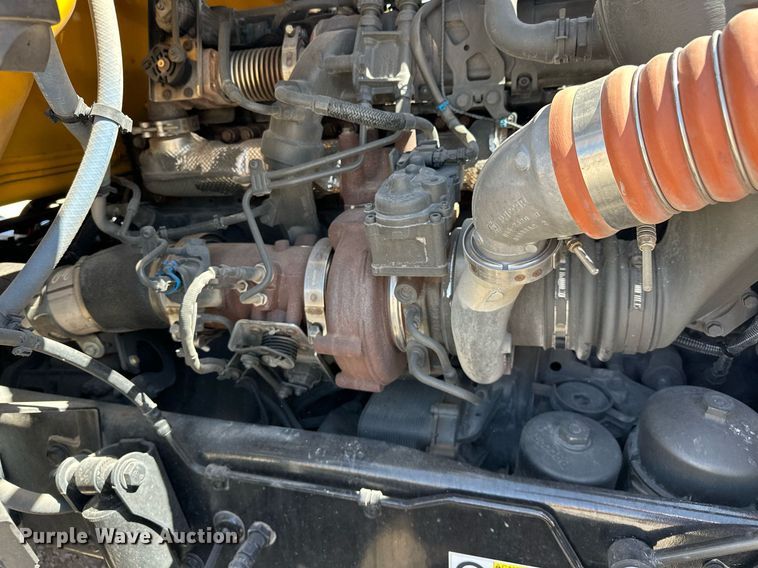 image for item EK0578 2022 Kenworth T680 semi truck