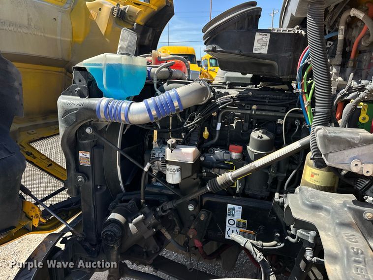 image for item EK0578 2022 Kenworth T680 semi truck