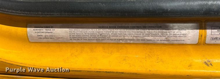 image for item EK0578 2022 Kenworth T680 semi truck