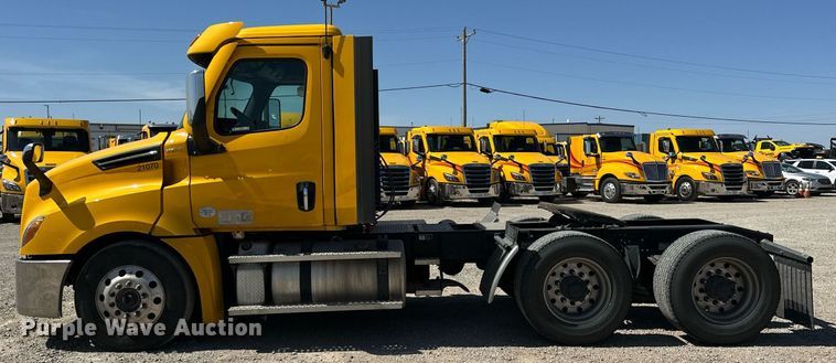 image for item EK0579 2021 Freightliner Cascadia 126 semi truck