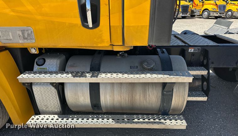 image for item EK0579 2021 Freightliner Cascadia 126 semi truck