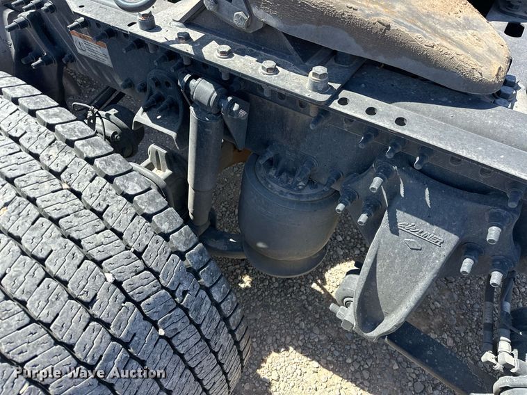 image for item EK0579 2021 Freightliner Cascadia 126 semi truck