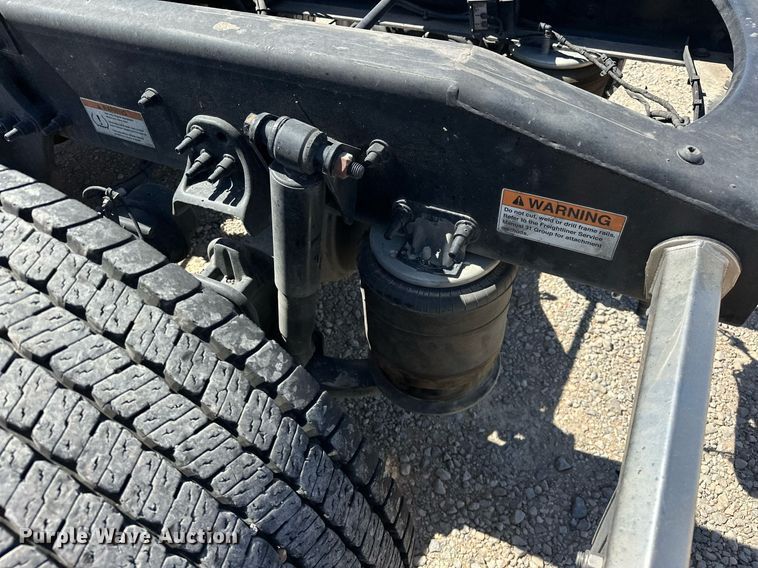 image for item EK0579 2021 Freightliner Cascadia 126 semi truck