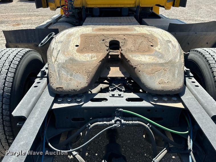 image for item EK0579 2021 Freightliner Cascadia 126 semi truck