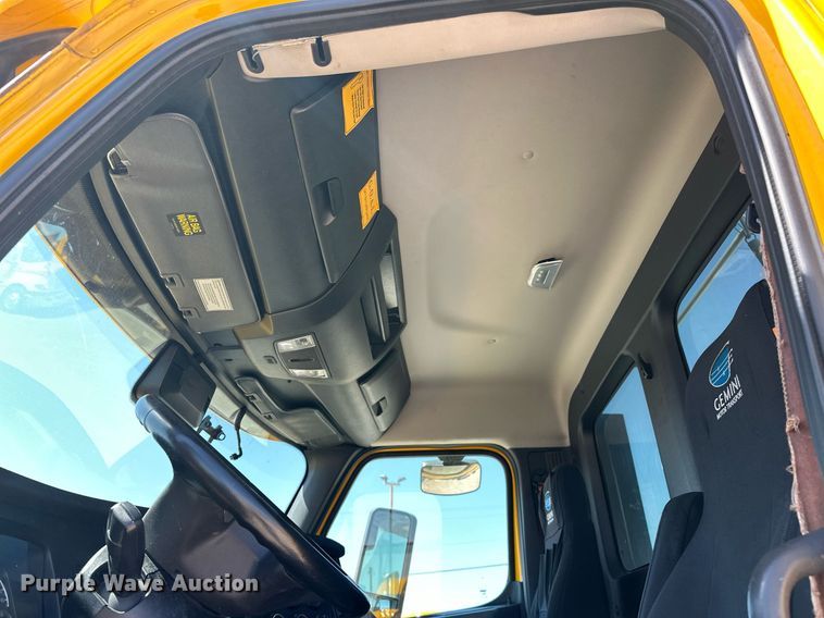 image for item EK0579 2021 Freightliner Cascadia 126 semi truck