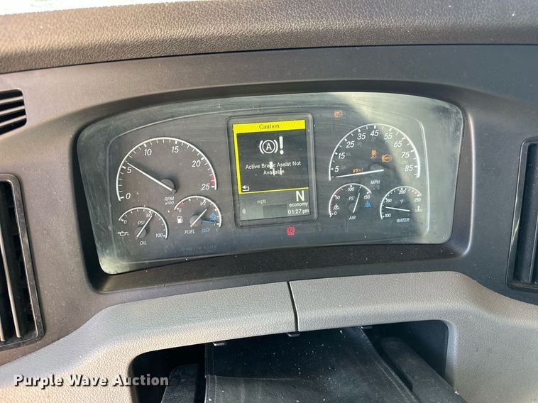 image for item EK0579 2021 Freightliner Cascadia 126 semi truck