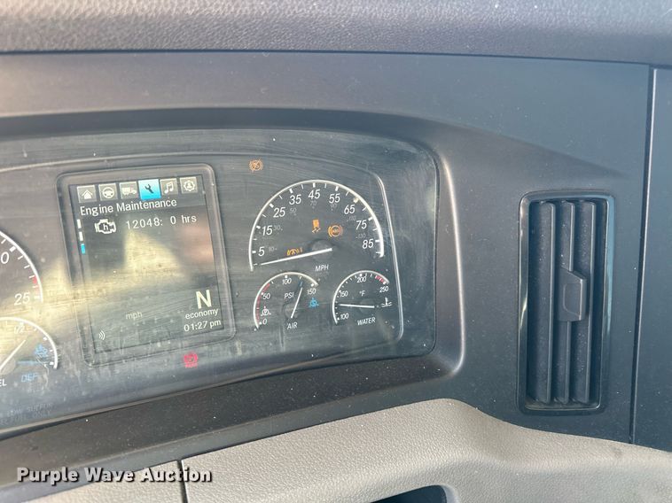 image for item EK0579 2021 Freightliner Cascadia 126 semi truck