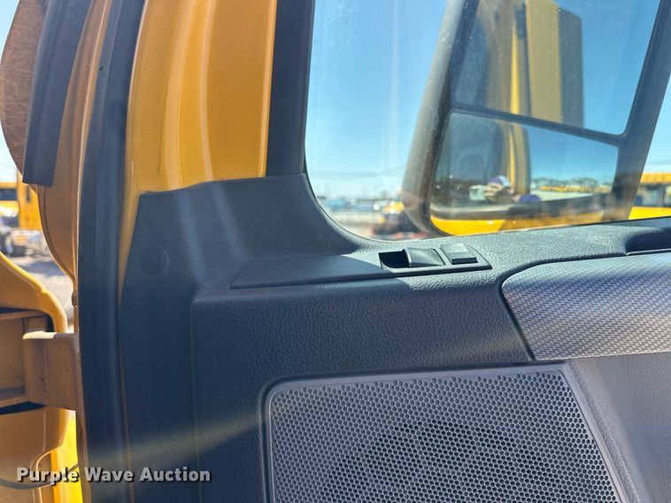 image for item EK0579 2021 Freightliner Cascadia 126 semi truck