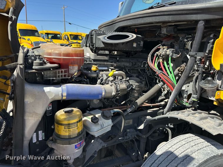 image for item EK0579 2021 Freightliner Cascadia 126 semi truck