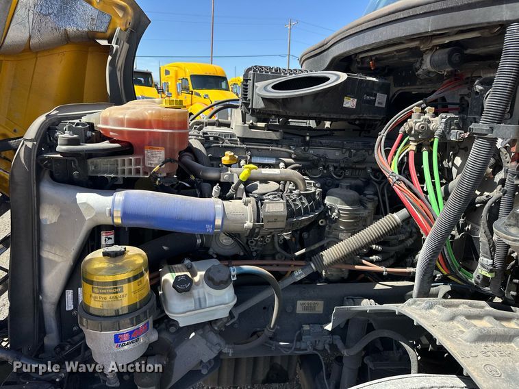 image for item EK0579 2021 Freightliner Cascadia 126 semi truck