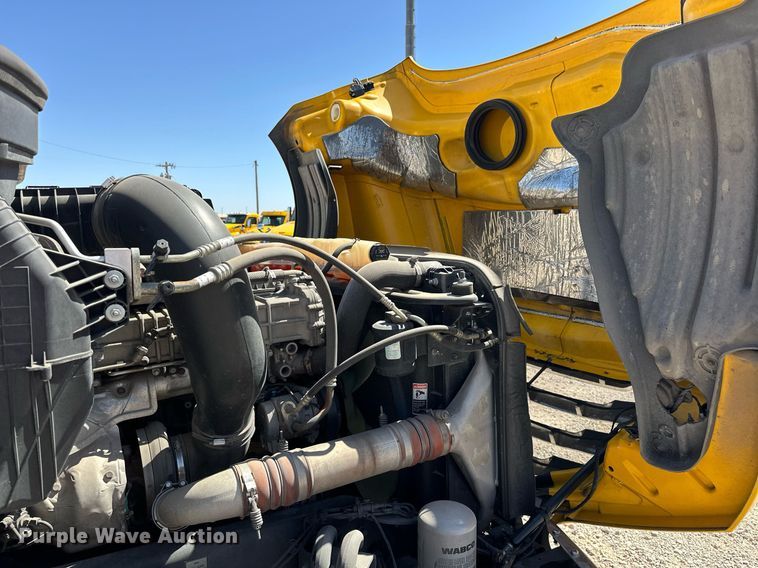 image for item EK0579 2021 Freightliner Cascadia 126 semi truck