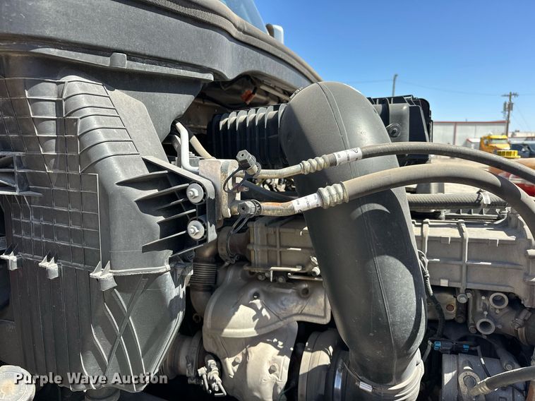 image for item EK0579 2021 Freightliner Cascadia 126 semi truck