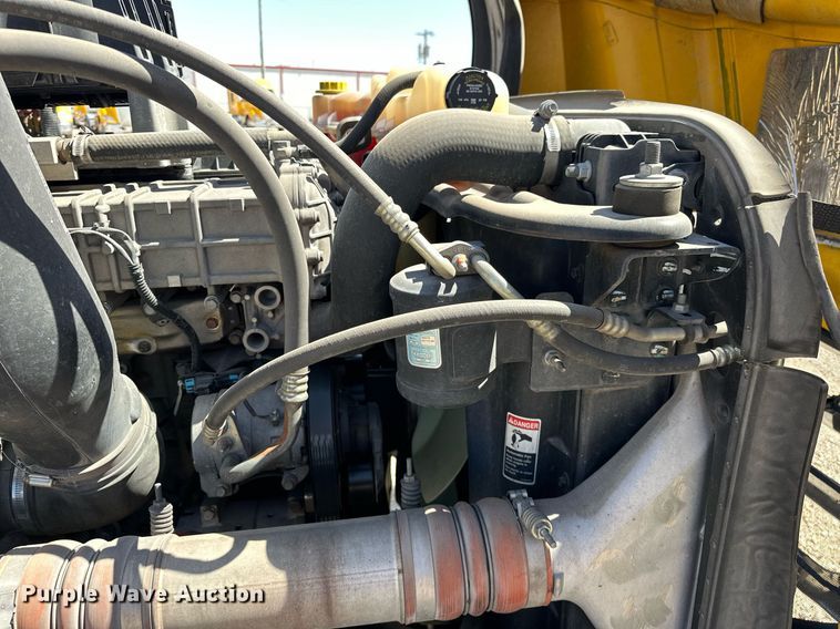 image for item EK0579 2021 Freightliner Cascadia 126 semi truck