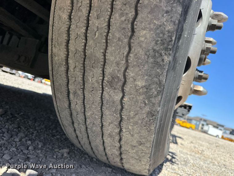 image for item EK0579 2021 Freightliner Cascadia 126 semi truck