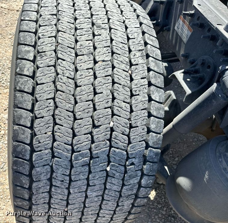 image for item EK0579 2021 Freightliner Cascadia 126 semi truck