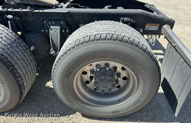 image for item EK0579 2021 Freightliner Cascadia 126 semi truck