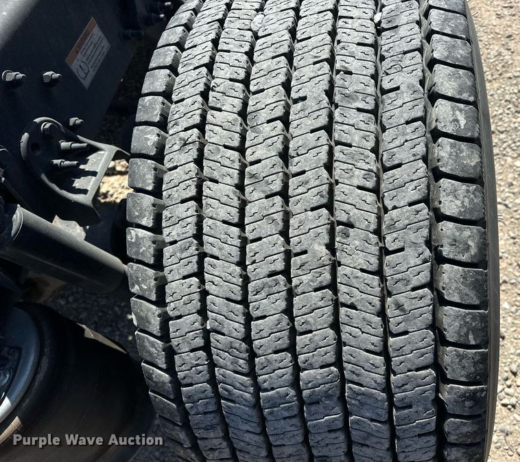 image for item EK0579 2021 Freightliner Cascadia 126 semi truck