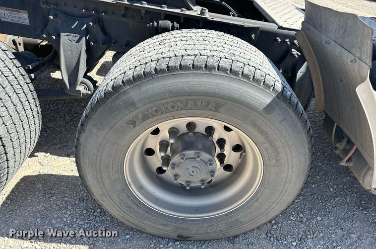 image for item EK0579 2021 Freightliner Cascadia 126 semi truck